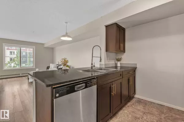 #210 5804 MULLEN PL NW, Edmonton, AB T6R 0W3