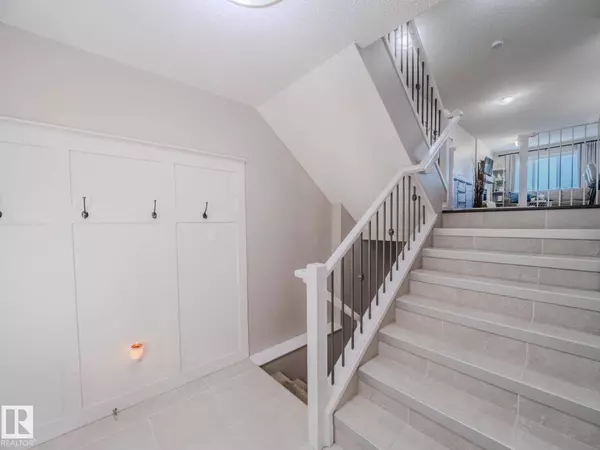 1692 CHAPMAN WY SW, Edmonton, AB T6W 0Y6