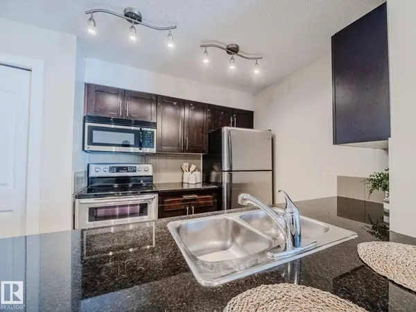 #211 11803 22 AV SW, Edmonton, AB T6W 2R9