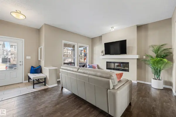 4042 CHAPPELLE GREEN GR SW, Edmonton, AB T6W 4B4
