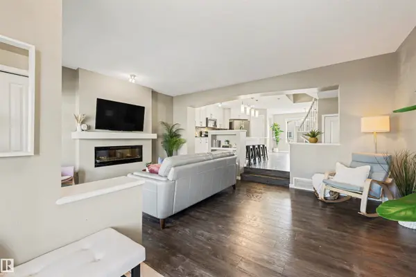 4042 CHAPPELLE GREEN GR SW, Edmonton, AB T6W 4B4