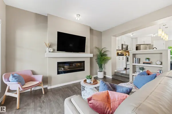 4042 CHAPPELLE GREEN GR SW, Edmonton, AB T6W 4B4