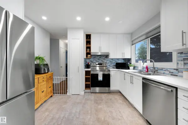 5502 52 ST, Leduc, AB T9E 5P6