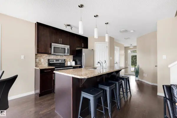 2097 CHALMERS WY SW, Edmonton, AB T6W 2E9
