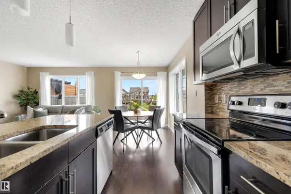 2097 CHALMERS WY SW, Edmonton, AB T6W 2E9