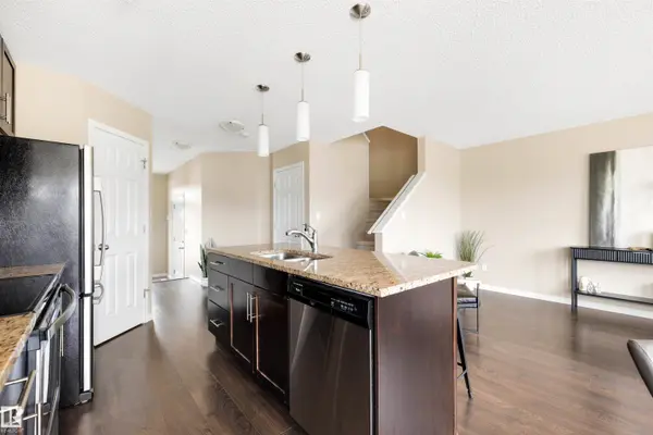 2097 CHALMERS WY SW, Edmonton, AB T6W 2E9