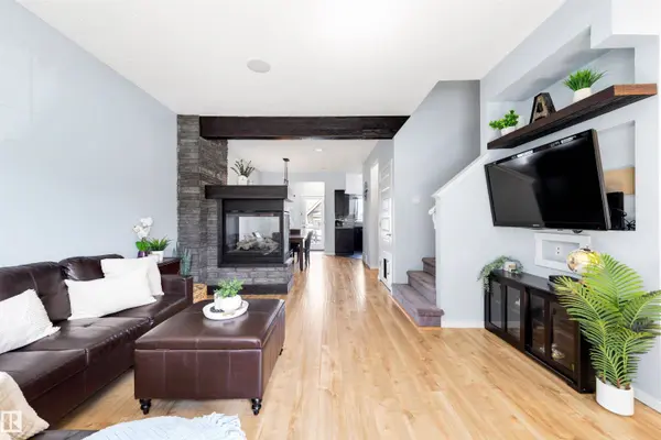 1522 CHAPMAN WY SW, Edmonton, AB T6W 0Y9