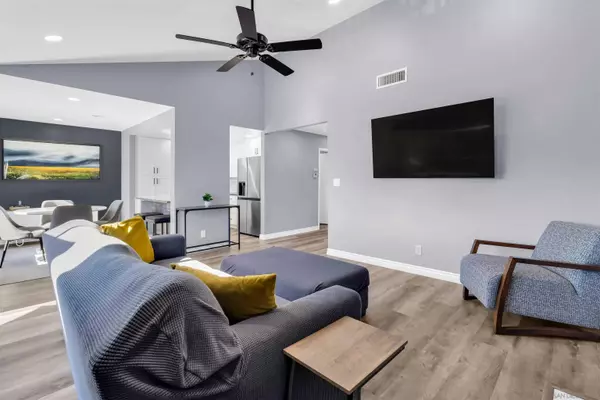 7780 Parkway Dr #104, La Mesa, CA 91942