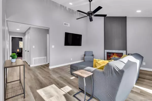 7780 Parkway Dr #104, La Mesa, CA 91942