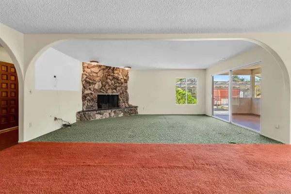 11701 Shadow Valley Rd, El Cajon, CA 92020