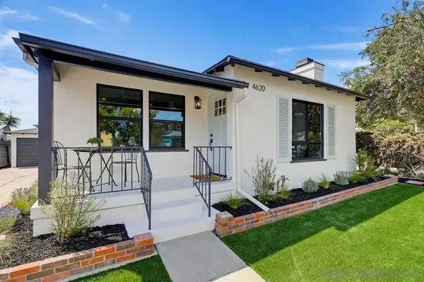 4620 Altadena Ave