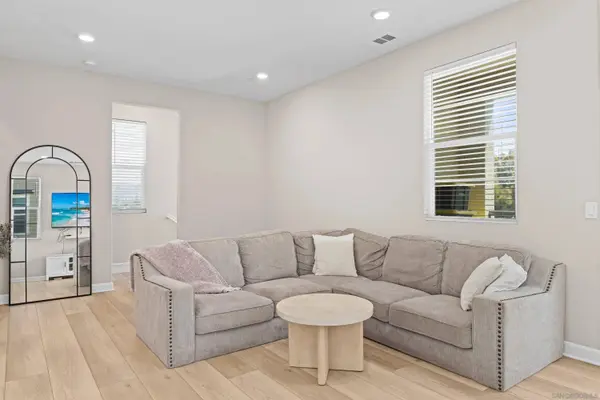 1233 Sunrise View #105, San Marcos, CA 92078