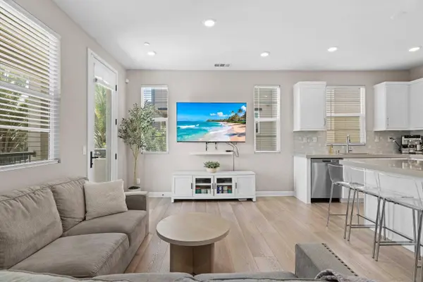 1233 Sunrise View #105, San Marcos, CA 92078