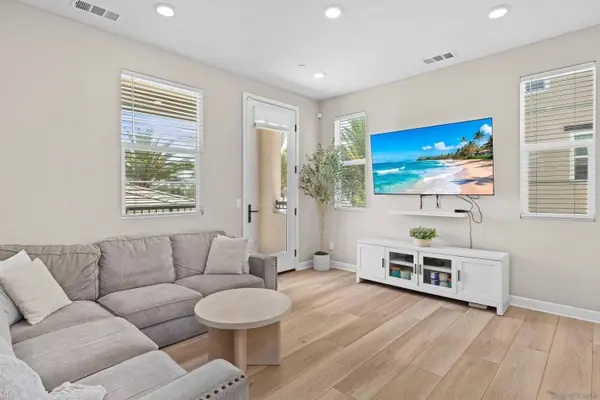 1233 Sunrise View #105, San Marcos, CA 92078