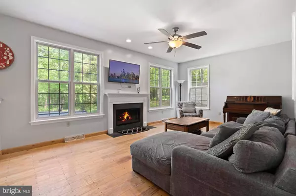 320 BAKER DR, Lincoln University, PA 19352