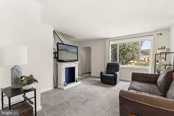 209 EDGEWOOD AVE, Folsom, PA 19033