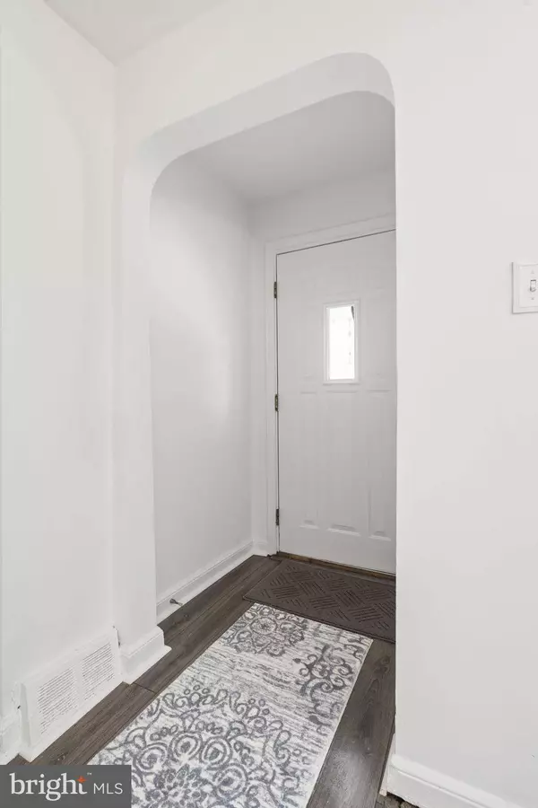 209 EDGEWOOD AVE, Folsom, PA 19033