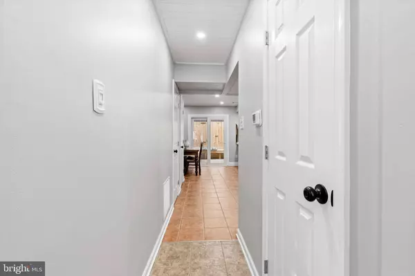 82 PARK VALLEI LN, Brookhaven, PA 19015