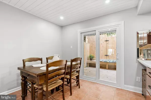 82 PARK VALLEI LN, Brookhaven, PA 19015