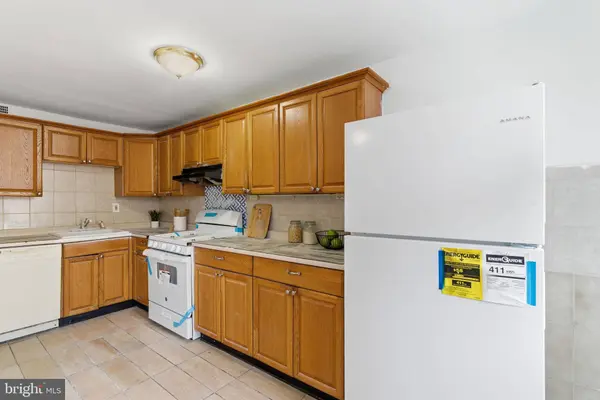 1203 EDGEHILL RD, Darby, PA 19023