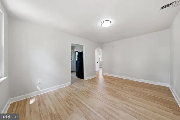 725 IRVINGTON PL, Chester, PA 19013