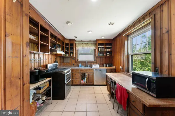 333 OAK AVE, Sharon Hill, PA 19079