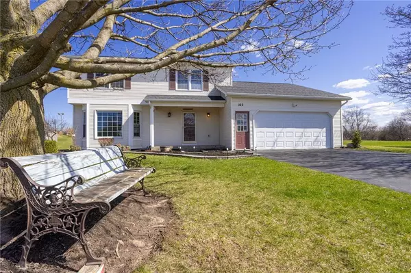 162 Chelsea Meadows DR, West Henrietta, NY 14586