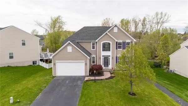 11 Blazing Star CIR, West Henrietta, NY 14586