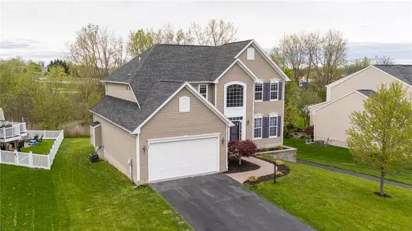 11 Blazing Star CIR, West Henrietta, NY 14586