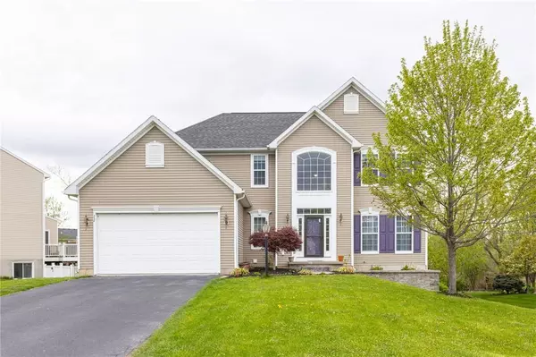 11 Blazing Star CIR, West Henrietta, NY 14586