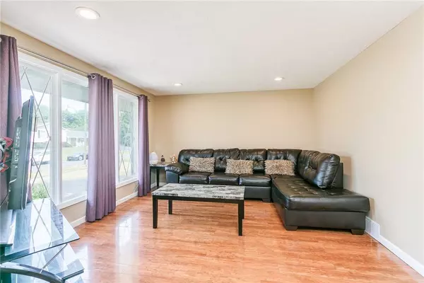 62 Frandee LN, Rochester, NY 14626