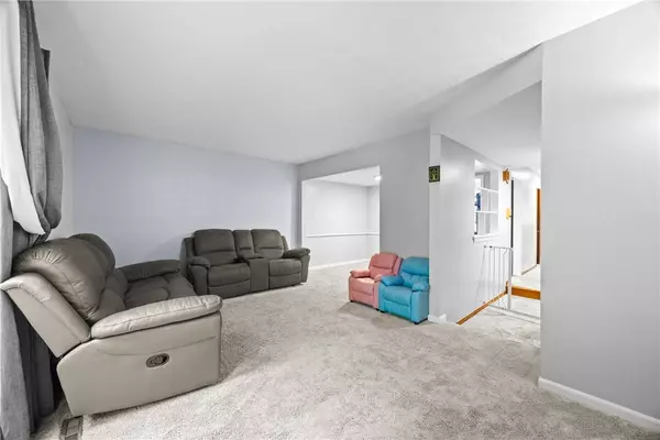 51 Woodridge, Henrietta, NY 14467