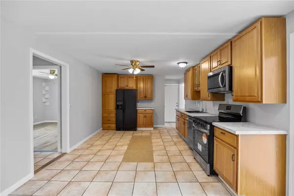 12 Vollmer Pkwy, Rochester, NY 14623