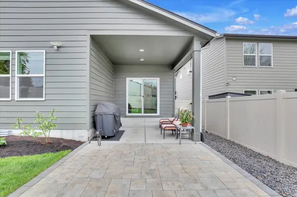 5704 W Jamestown Ln, Spokane, WA 99208-4598