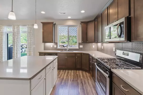 7707 E Garnet Ln, Spokane, WA 99212