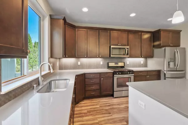 7707 E Garnet Ln, Spokane, WA 99212