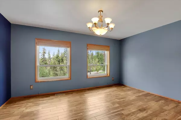 30915 N Chipmunk Rd, Chattaroy, WA 99003