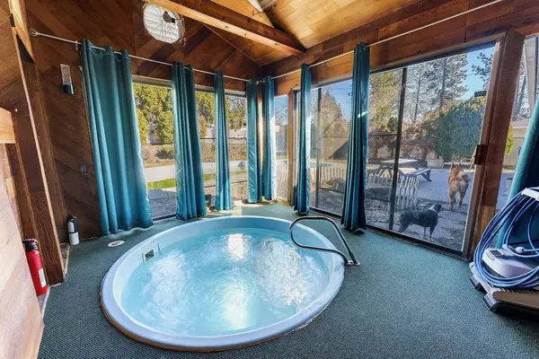 6514 N Sutherlin St, Spokane, WA 99208