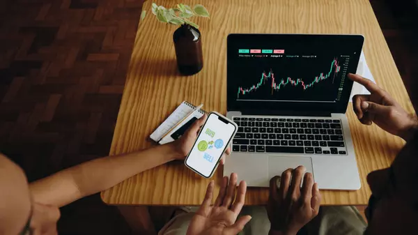 How the Stock Market Affects the Real Estate Market — Orange County Edition