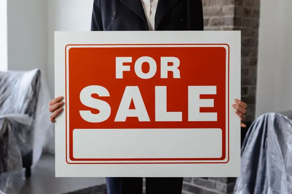 What Should Sellers Know Before They Price Their Home?