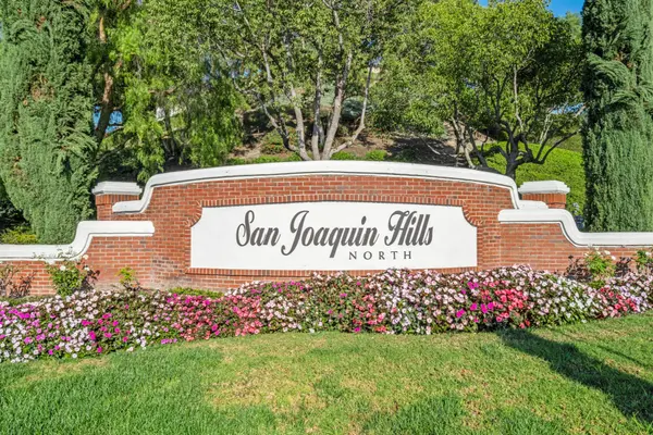 feature image of Living in San Joaquin Hills, Laguna Niguel: Luxury Living, Coastal Convenience & Local Favorites