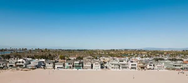 Newport Beach Guide: The Best Neighborhoods for Waterfront Living