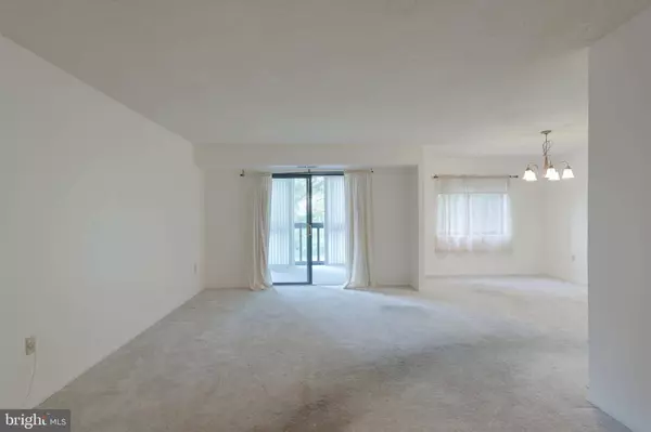 15115 INTERLACHEN DR #3-516, Silver Spring, MD 20906