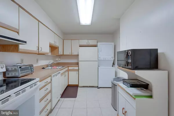 15115 INTERLACHEN DR #3-516, Silver Spring, MD 20906