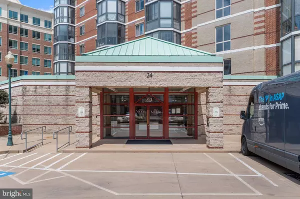 24 COURTHOUSE SQ #24-311, Rockville, MD 20850