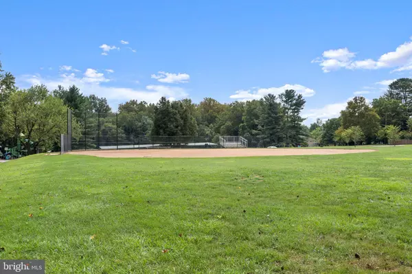 24 COURTHOUSE SQ #24-311, Rockville, MD 20850