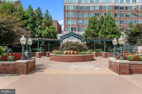 24 COURTHOUSE SQ #24-311, Rockville, MD 20850