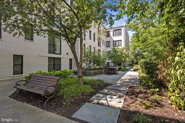 2630 ADAMS MILL RD NW #T06, Washington, DC 20009