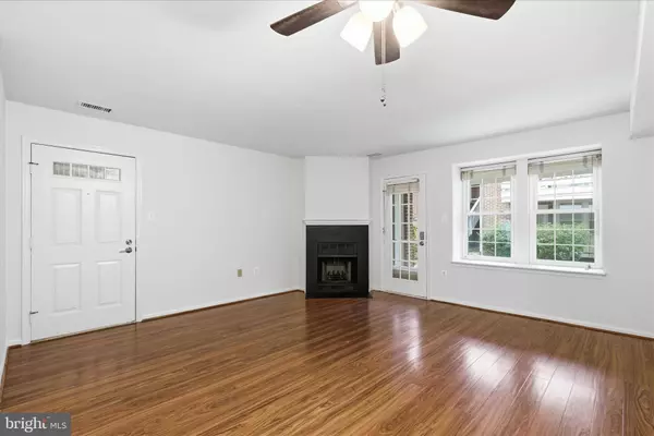 2586-E S ARLINGTON MILL DR #E, Arlington, VA 22206