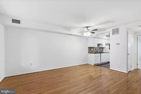 2586-E S ARLINGTON MILL DR #E, Arlington, VA 22206